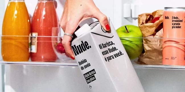 Imagem de pessoa pegando Nude Bebida de Aveia