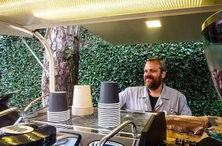 Ritmo e café - Um percussionista barista | Blog Nude